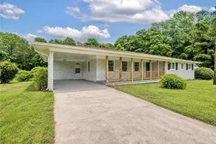 13 Brown St, Toccoa, GA 30577 - Photo 1