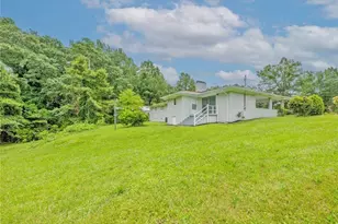 13 Brown St, Toccoa, GA 30577 - Photo 4