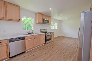 13 Brown St, Toccoa, GA 30577 - Photo 2