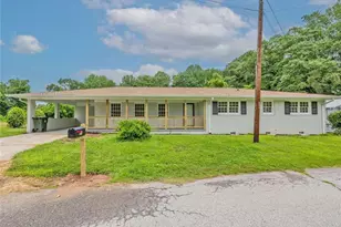 13 Brown St, Toccoa, GA 30577 - Photo 1