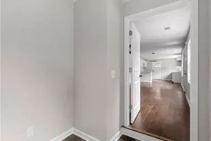 1995 Venetian Dr SW, Atlanta, GA 30311 - Photo 18