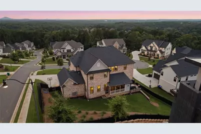 2775 Twisted Oak Lane NE, Marietta, GA 30066 - Photo 2