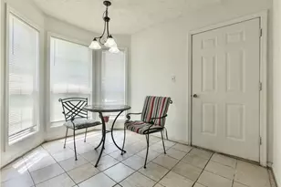 2805 Avalon Meadows Ln, Lawrenceville, GA 30044 - Photo 4