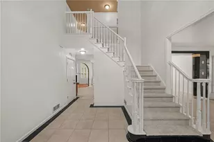 1014 Deer Hollow Dr, Woodstock, GA 30189 - Photo 4