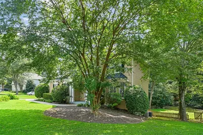 1014 Deer Hollow Drive, Woodstock, GA 30189 - Photo 2
