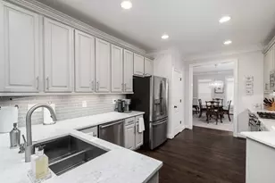 2537 Oglethorpe Cir NE, Brookhaven, GA 30319 - Photo 14