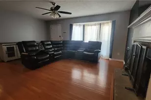 124 Taylors Ln, Carrollton, GA 30117 - Photo 4