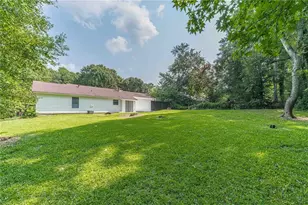 2071 Walden Park Pl, Snellville, GA 30078 - Photo 10