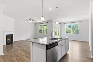 4410 Montberry Ln, Fairburn, GA 30213 - Photo 8
