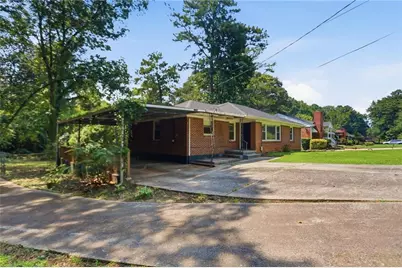 2651 Plantation Drive, East Point, GA 30344 - Photo 2
