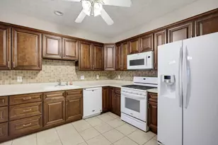 3706 Villa Springs Cir, Powder Springs, GA 30127 - Photo 16