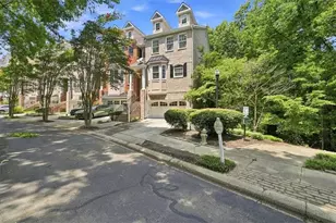 1017 Emory Parc Pl, Decatur, GA 30033 - Photo 2