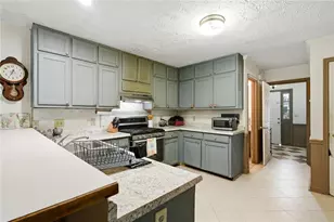 1915 Rockside Ln, Snellville, GA 30078 - Photo 8