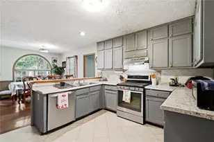 1915 Rockside Ln, Snellville, GA 30078 - Photo 6