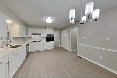 385 Deerwood Drive, Suwanee, GA 30024 - Photo 4