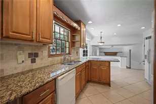 2458 Dunkerrin Ln, Atlanta, GA 30360 - Photo 10
