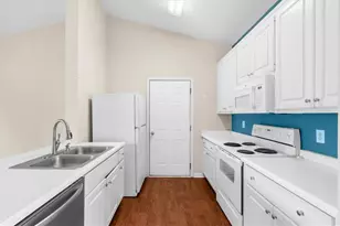 3033 Bentley Park Cir, Gainesville, GA 30504 - Photo 10