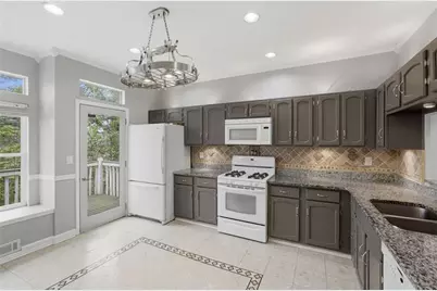694 Shore View, Lithonia, GA 30058 - Photo 10