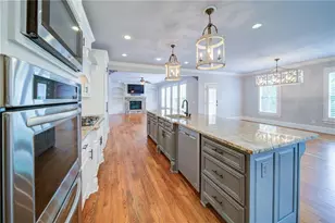 5305 Harris Springs Dr, Cumming, GA 30040 - Photo 4