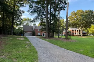 760 Kings Crest Ct, Fairburn, GA 30213 - Photo 2