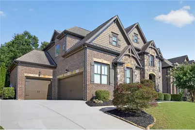 2013 Skybrooke Lane, Hoschton, GA 30548 - Photo 2