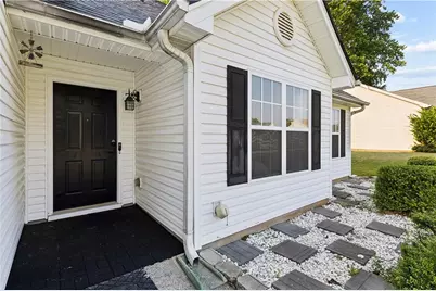 3752 Chesapeake Trace Lane, Flowery Branch, GA 30542 - Photo 4