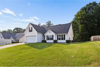 3752 Chesapeake Trace Lane, Flowery Branch, GA 30542 - Photo 2