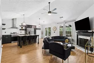 3752 Chesapeake Trace Ln, Flowery Branch, GA 30542 - Photo 6