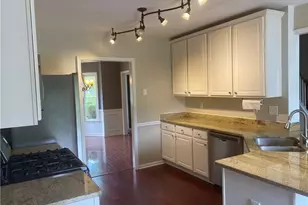 3470 Maple Terrace Dr, Suwanee, GA 30024 - Photo 6