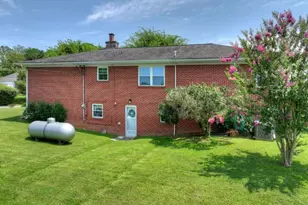210 La Vista Dr, Blue Ridge, GA 30513 - Photo 36