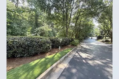 14 Carrington Way, Sandy Springs, GA 30328 - Photo 26