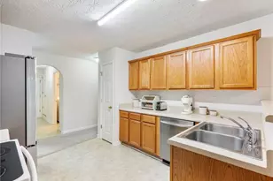 835 Winding Grove Ln, Loganville, GA 30052 - Photo 4