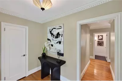 1040 Lindridge Drive NE, Atlanta, GA 30324 - Photo 4