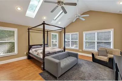 1040 Lindridge Drive NE, Atlanta, GA 30324 - Photo 52