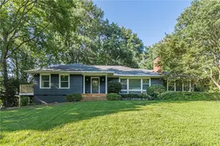 1040 Lindridge Dr NE, Atlanta, GA 30324 - Photo 1