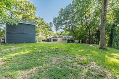 1040 Lindridge Drive NE, Atlanta, GA 30324 - Photo 68
