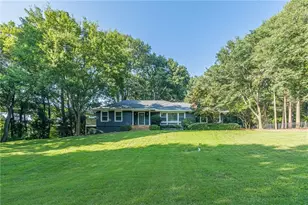 1040 Lindridge Dr NE, Atlanta, GA 30324 - Photo 1