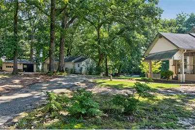1885 Connally Drive, Atlanta, GA 30344 - Photo 8