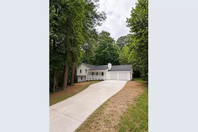 6211 Emerald Springs Drive SE, Acworth, GA 30102 - Photo 2