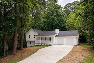 6211 Emerald Springs Dr SE, Acworth, GA 30102 - Photo 2
