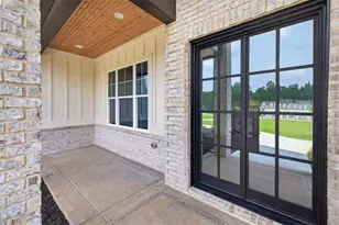 187 Chariot Ct, Jefferson, GA 30549 - Photo 4
