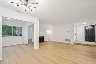22 Dunwoody Springs Dr, Atlanta, GA 30328 - Photo 10