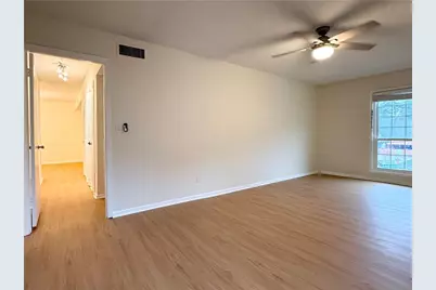 6851 Roswell Road #O34, Atlanta, GA 30328 - Photo 10