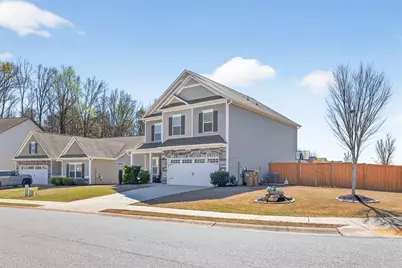 321 Eagles Bluff Way, Hoschton, GA 30548 - Photo 4