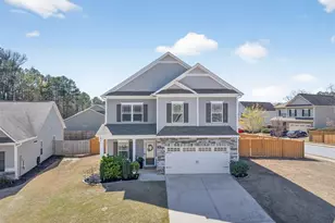 321 Eagles Blf Wy, Hoschton, GA 30548 - Photo 2