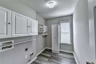 9210 Friarbridge Dr, Suwanee, GA 30024 - Photo 26