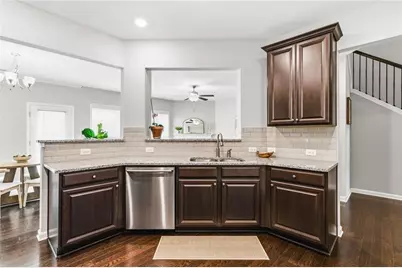 525 Coral, Marietta, GA 30064 - Photo 8