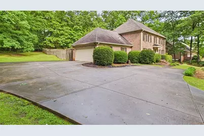 2597 W Harvest Drive SE, Conyers, GA 30013 - Photo 4