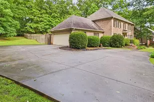 2597 W Harvest Dr SE, Conyers, GA 30013 - Photo 4