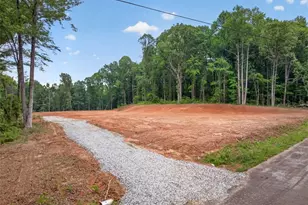 135 Jarrett Ln, Gillsville, GA 30543 - Photo 1